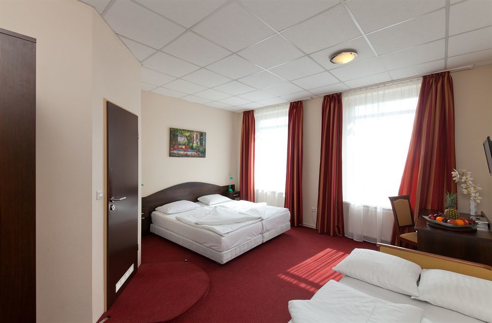 Hotel Polo Am Zob Hamburg Exterior photo