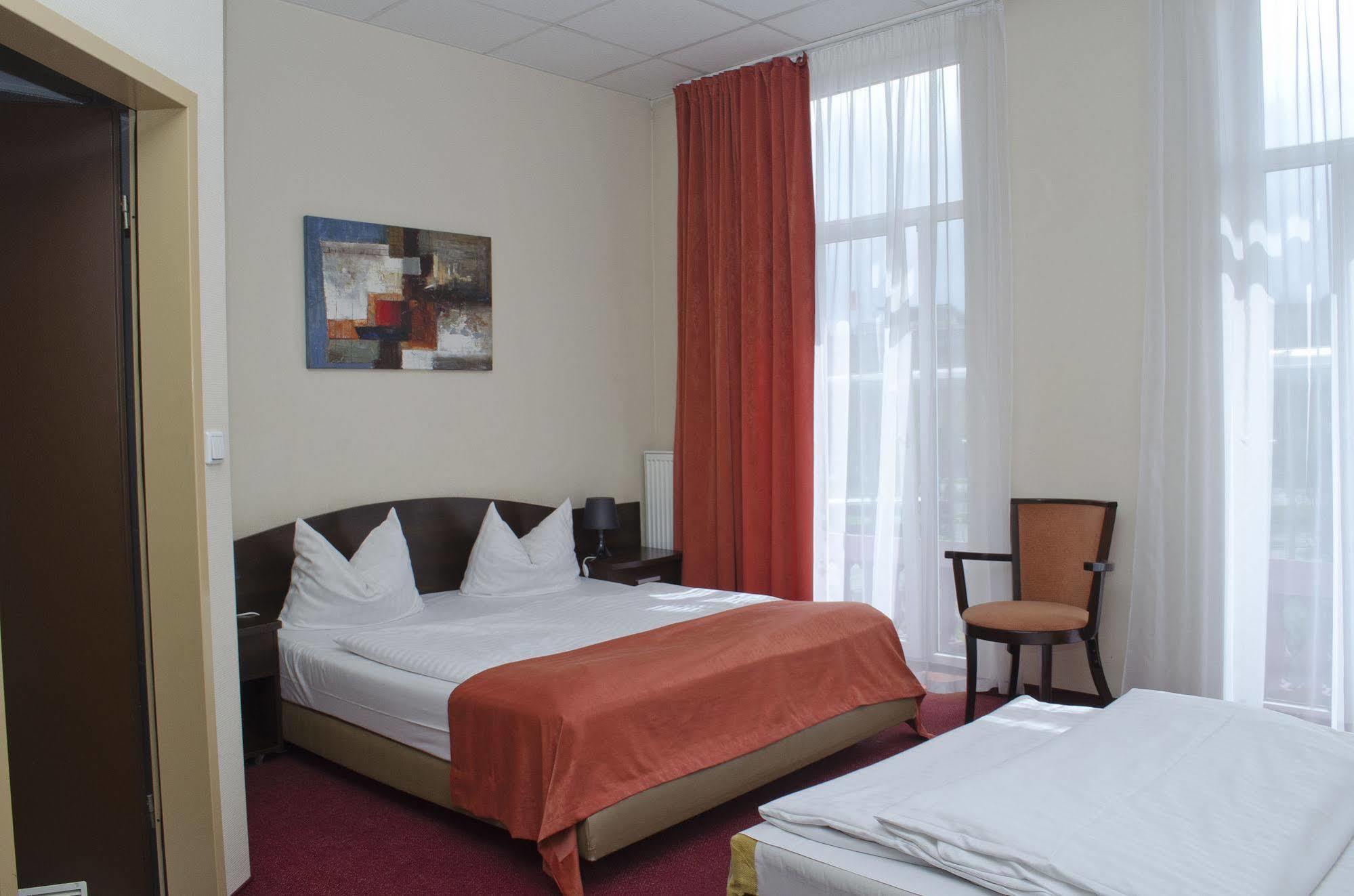 Hotel Polo Am Zob Hamburg Exterior photo